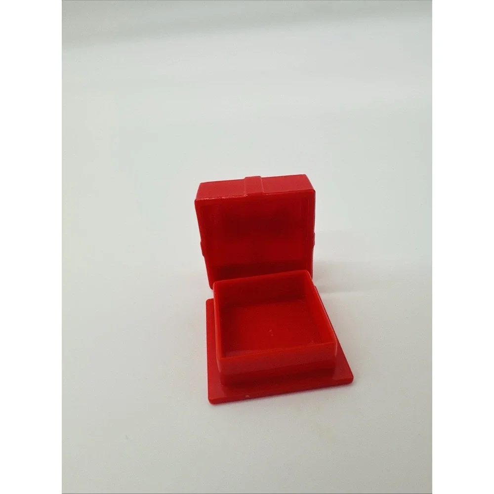 1997 Avon Barbie Fashions #17807 Red Present Gift Box Doll Accessory